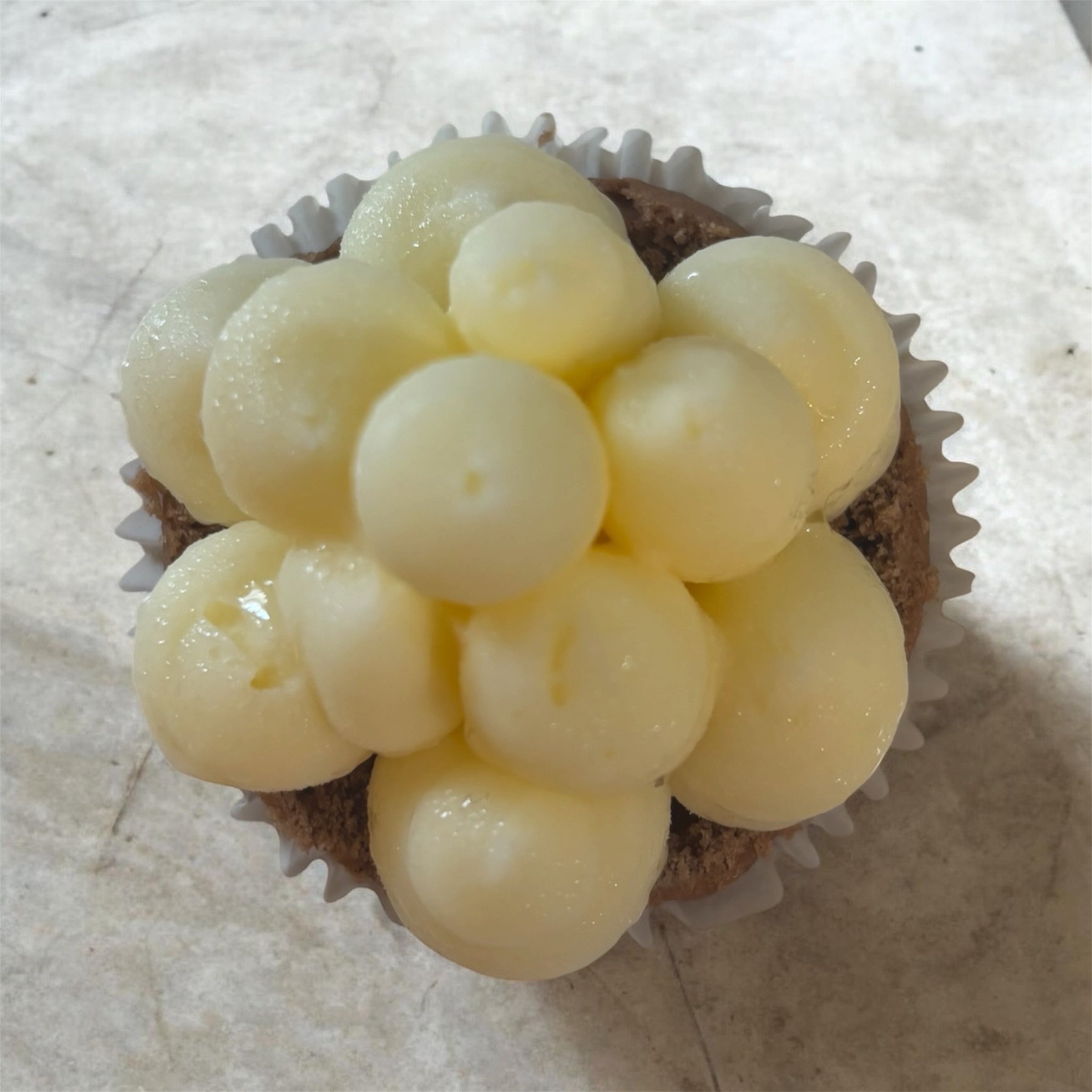 Vanilla Snow Mountain Cupcake (6 pcs)
